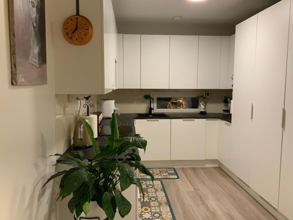 Private Room In The Shared Detached House. 반타 외부 사진